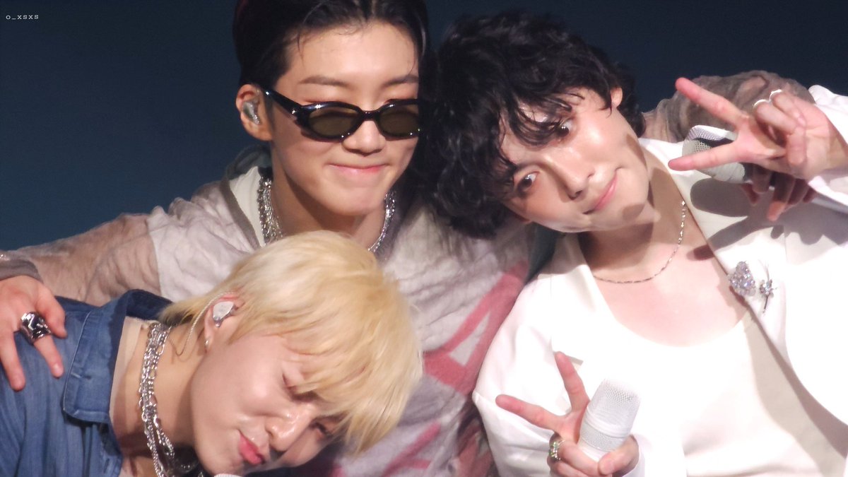 o_xsxs's tweet photo. 마음속 새긴 타투 패밀리 패밀리 패밀리..🥹
#위너 #WINNER https://t.co/H27rOeTgM8