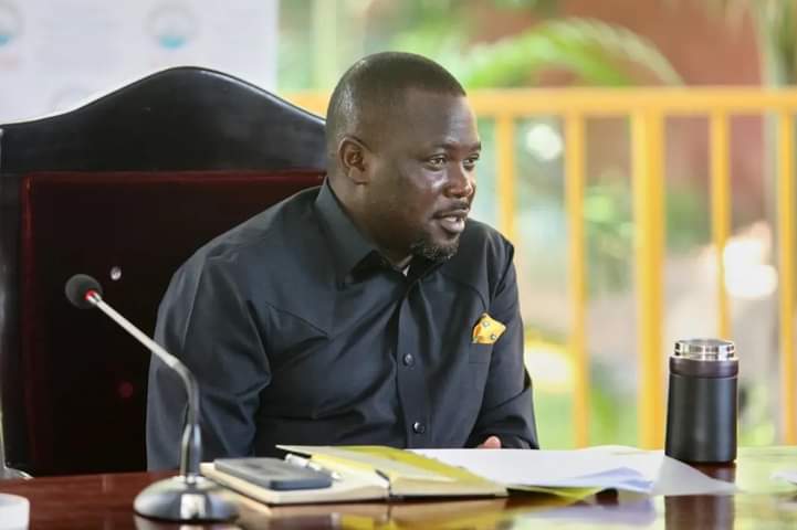 TibaijukaJ47718's tweet image. Just do yo duty well like this gent and leave the rest to God....it's peaceful to be at create and keep a peaceful environment