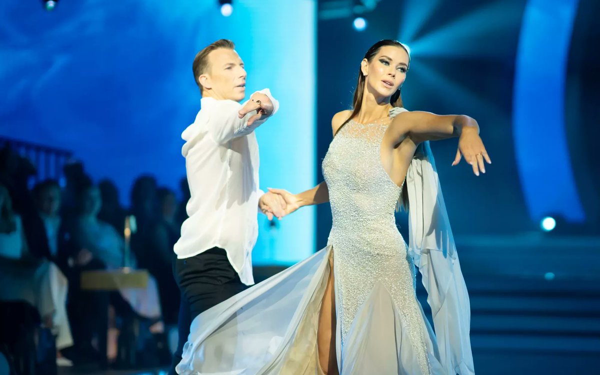 rob_mcknight's tweet image. Brittany Hockley tops leaderboard: DANCING WITH THE STARS farewells Harry Garside
Read More -> tvblackbox.com.au/page/2025/07/2…
#BrittanyHockley #Channel7 #DancingWithTheStars #DancingAU #HarryGarside
tvblackbox.com.au/page/2025/07/2…