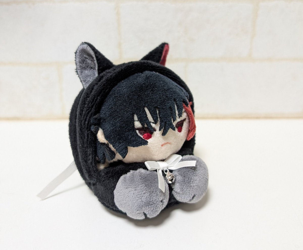 nekoshimaneko's tweet image. あごのせにゃんこ 肥前忠広ー!
思った通りの感じに出来た!!!!
リボンの鈴もシルバーにしてみましたよ😊
間に合うのか?インテに!?
#あごのせにゃんこ #ひぜんただひろ #ひぜにゃん