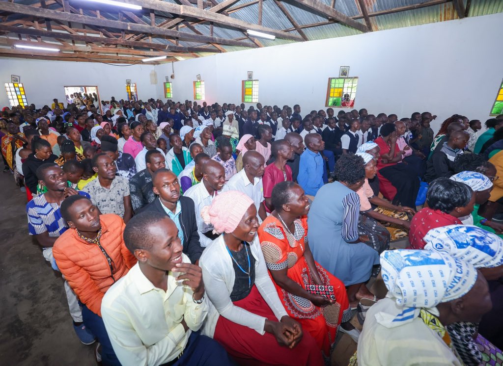 HonWetangula's tweet image. This morning at St. Peter’s Catholic Church in Sirisia, I called on farmers to kick out rogue Cooperative Officials who shamelessly steal members’ hard-earned income.
In Bungoma, especially Mount Elgon and Kimilili, coffee farming sustains many families yet corrupt officials…