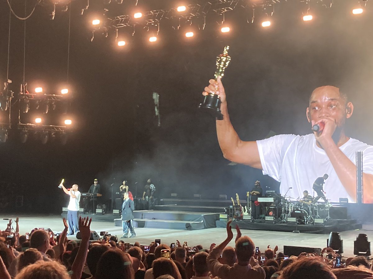 Juan Carlos Angulo M (@juancangulo) on Twitter photo Will Smith mostró anoche su Oscar, ganado en 2022 por “El método Williams”, en su concierto en el <a href="/StarliteFest/">Starlite Festival</a> de #Marbella.
“Los últimos años han sido difíciles y no he tenido la oportunidad de celebrar este Oscar”, dijo Will Smith mostró anoche su Oscar, ganado en 2022 por “El método Williams”, en su concierto en el <a href="/StarliteFest/">Starlite Festival</a> de #Marbella.
“Los últimos años han sido difíciles y no he tenido la oportunidad de celebrar este Oscar”, dijo
