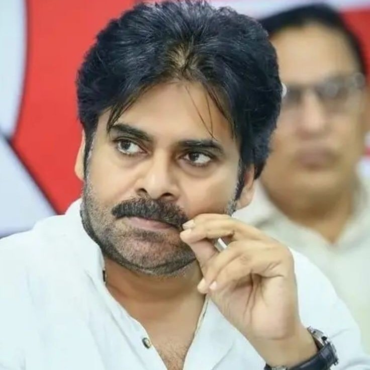 AsianBoxOffice's tweet image. Who has Huge Fanbase?
🔁 @PawanKalyan ❤️ @tarak9999