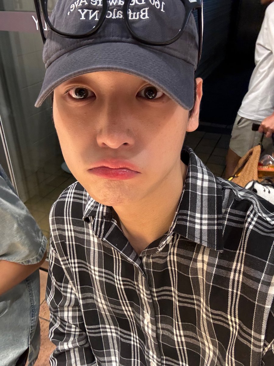 SF9official's tweet image. 오사카 밤산책:)🌙🍜🫕🍛🥤🍹
#SF9 #INSEONG