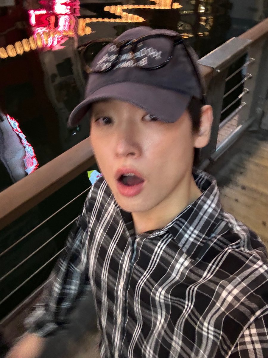 SF9official's tweet image. 오사카 밤산책:)🌙🍜🫕🍛🥤🍹
#SF9 #INSEONG
