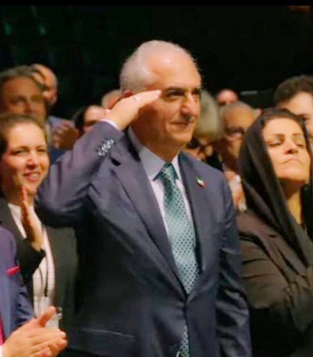 چون این عکس کون خیلی ها رو پاره کرد
دوباره میزارمش اینجا عشق کنیم 💙
#همکاری_ملی