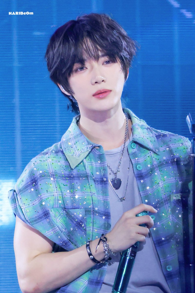 HARIBeOm_313's tweet image. εïз 250727 εïз SBS SUMMER 가요대전
💙🦋
#투모로우바이투게더
#범규 #BEOMGYU #TXT_범규
#TXT #TOMORROW_X_TOGETHER #ボムギュ