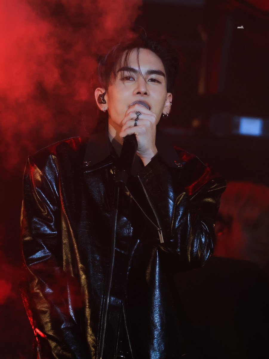 _lpnm38's tweet photo. 20250727 ❤️‍🔥
hot❤️‍🔥soooo hot❤️‍🔥

#GMMTVMUSICONXJAPAN2025
#GMMTVMUSICONXJAPAN2025D2 
#JASPER #จุงอาเชน 
#Santapp @Ppsanta https://t.co/jiDgJHQLtF