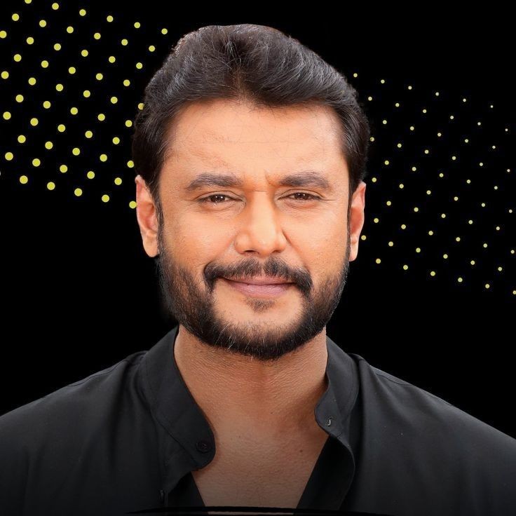AsianBoxOffice's tweet image. Who is Boss Of Sandalwood?
🔁 @dasadarshan ❤️ @KicchaSudeep