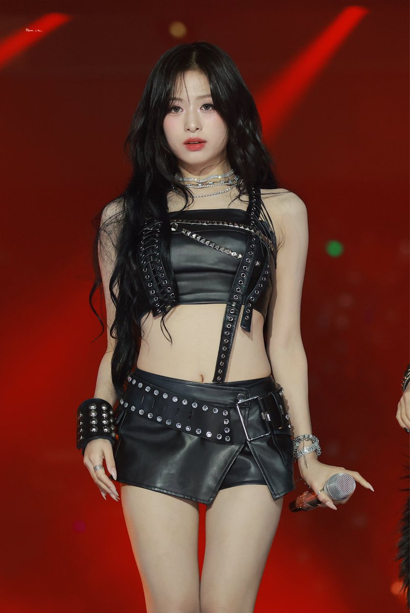 250727 가요대전 

#BABYMONSTER #베이비몬스터 #아현 #Ahyeon