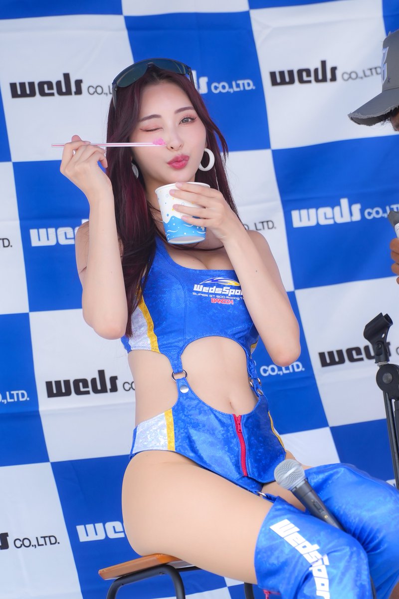 kimshin69's tweet image. 2025.07.27
#weds ホイールフェア

#WedsSportRACINGGALS
南真琴 さん
（@makoto_minami ）

めっちゃキレイなお姉さんだった。
レアなかき氷食べながらトーク🍧

#南真琴
#タイヤワールド館ベスト
#wedssport 
#WedsSportBANDOH