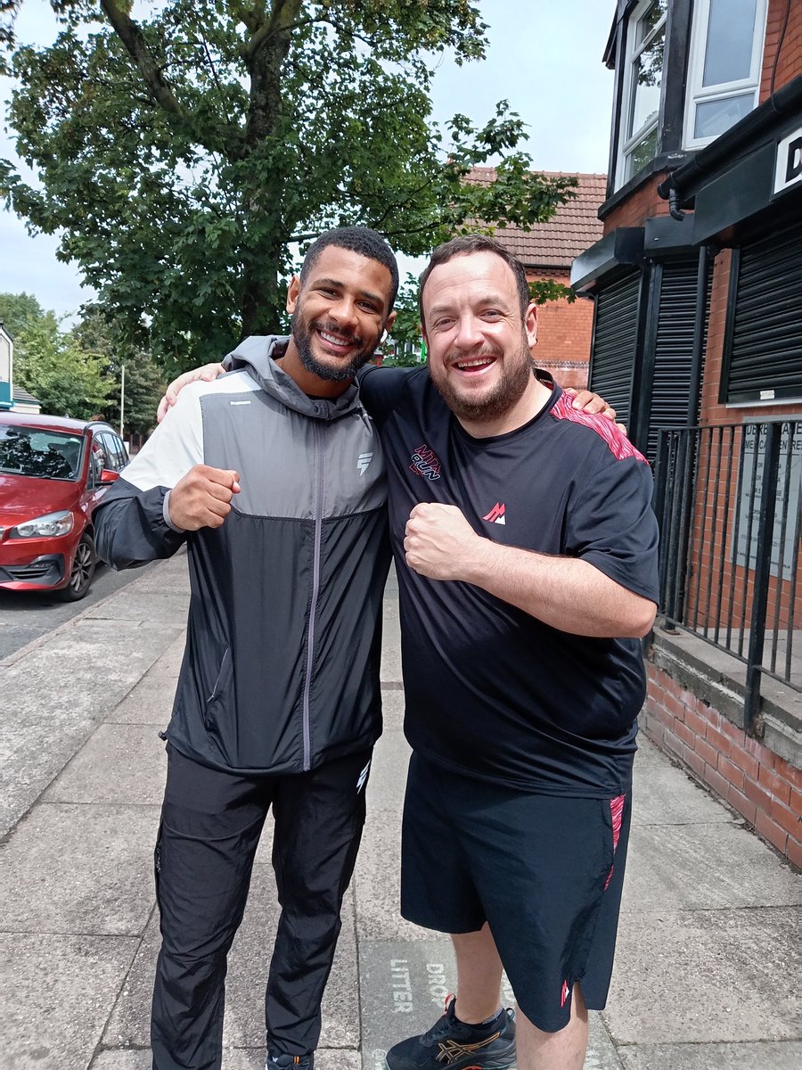 Future world king <a href="/caoimhinagyarko/">Caoimhín Agyarko</a> a pleasure to meet you lad, thank you for your time mate. Good luck in September 🇮🇪🥊💥