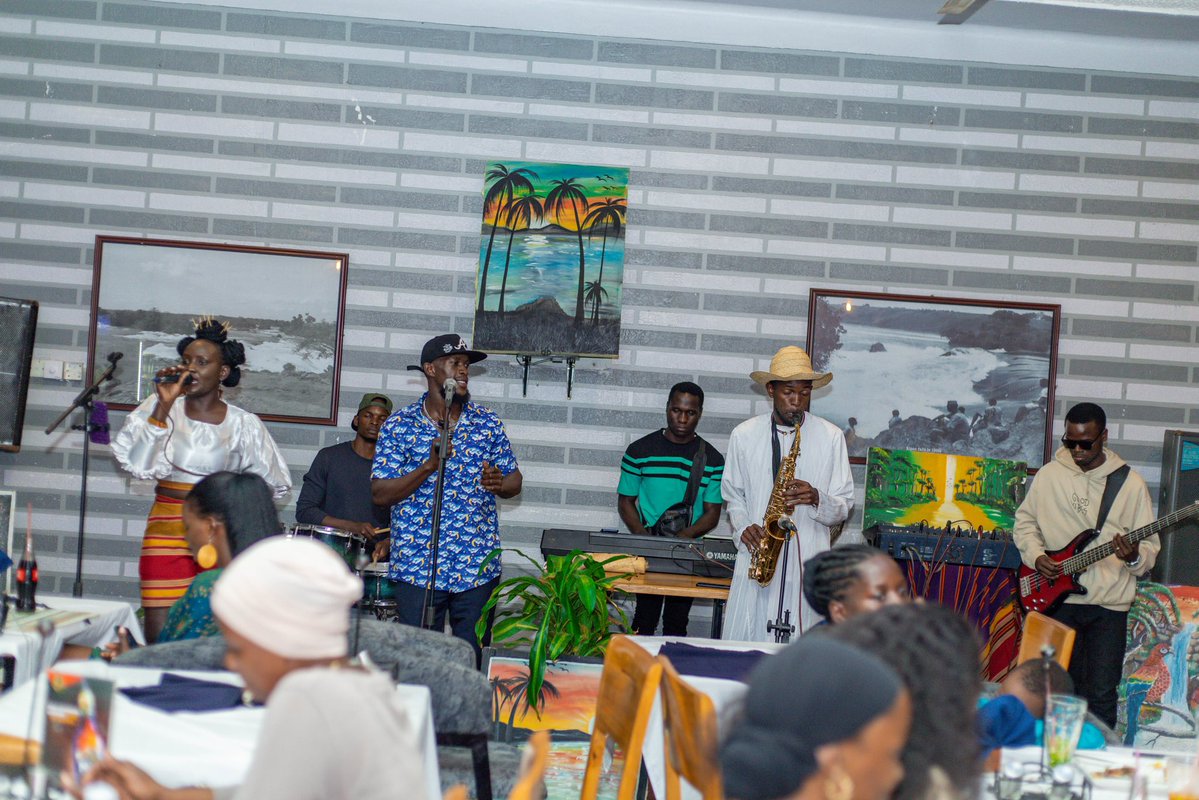 SandraKOfficial's tweet image. The #AfricanNightLiveMusicXperience was 🔥🔥🔥🔥🔥You showed up, you dressed up, you sang along, you danced, 🌻🌻🌻Thank you my lovely people for showing up🙏🏾🙏🏾🙏🏾 See you next month’s last Saturday 💃🏽💃🏽💃🏽💃🏽💃🏽. @TheMacosGrills @AllThingsJinja