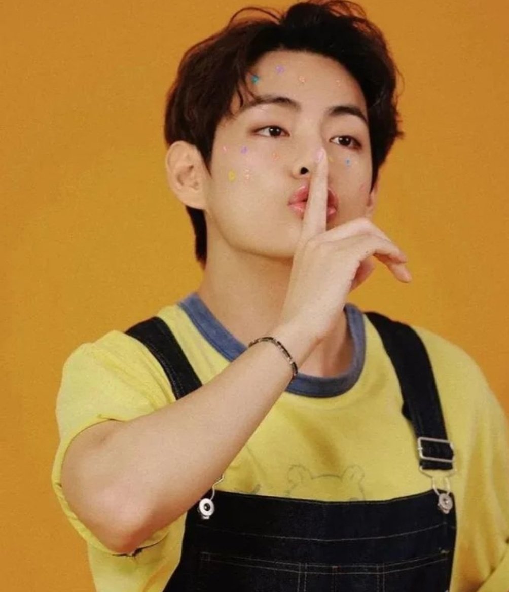 TaehyungCrew1's tweet image. Stan someone is like protecting him/ her from hate & unnecessary stuffs not inviting hate for them just because you want to show your words power no one gonna give you reward for it
To be a fan of Taehyung is a vibe
Feel it🧘🏻♀️enjoy it🫴🏻💫
Stream his profile
Admire him, adore him