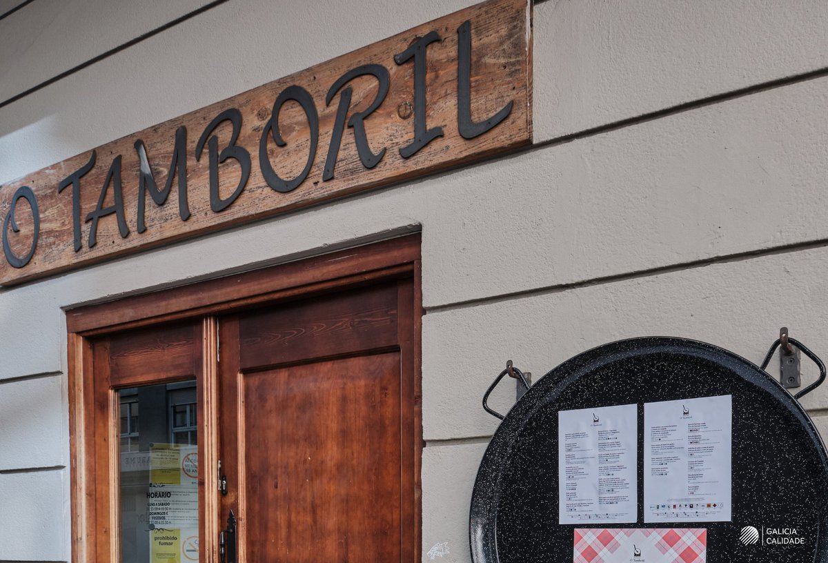 🍽 O Tamboril, a restaurant certified with the #GaliciaCalidade seal and a local reference for rice dishes.

🔹 Since 2007, O Tamboril has become a must-visit spot in Santiago for lovers of local and seasonal products.