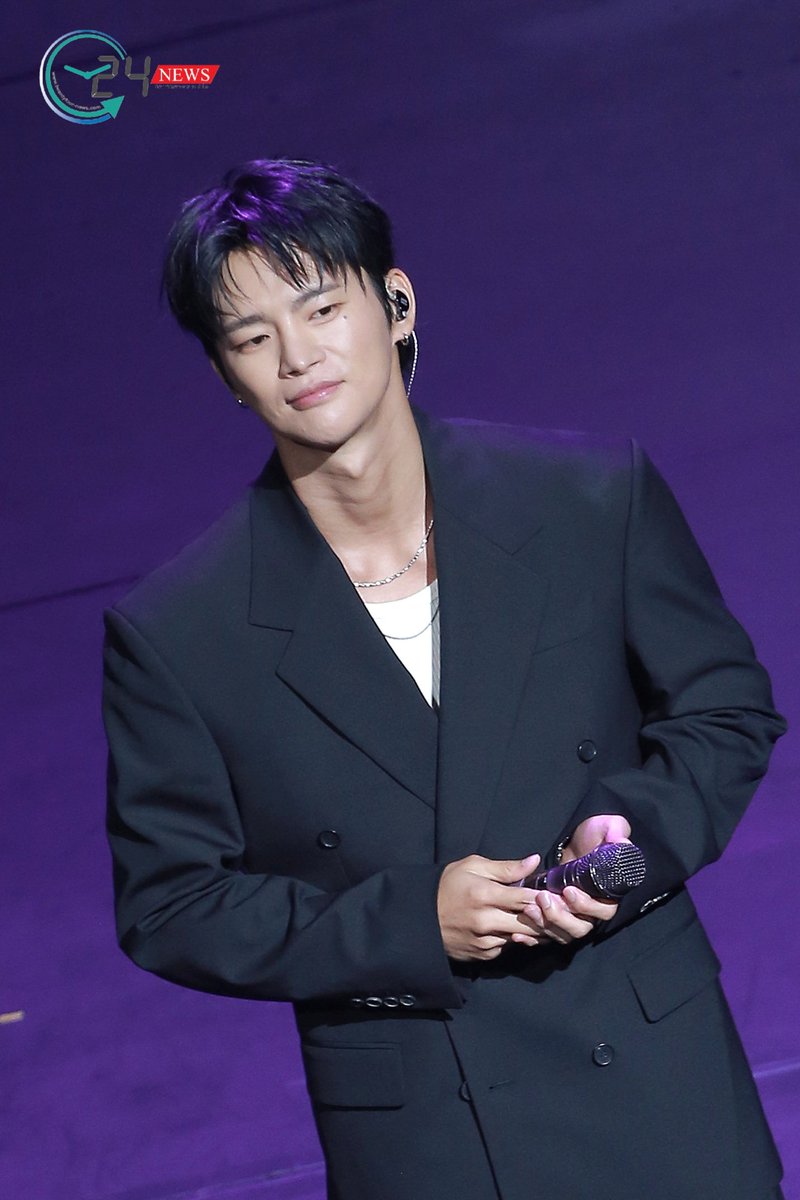 Twentyfournew's tweet image. อบอุ่นละลายใจ ซออินกุก ในงาน2025 SEO IN GUK ASIA FANMEETING TOUR IN BANGKOK 'Heart Cookie'
#SeoInGukXFanmeetinginBKK
#서인국 #SEOINGUK #ซออินกุก
#하트쿠키 #HeartCookie