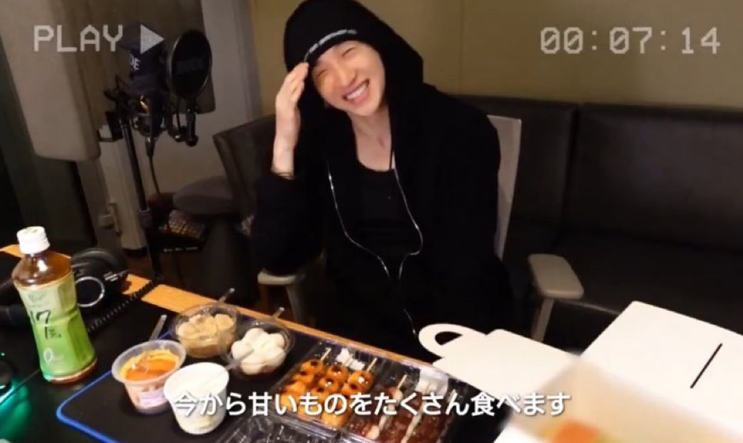 ssickvrse's tweet image. Do you guys think he sits there on a Sunday and reminisces some of the things he used to do on live ? 🥹