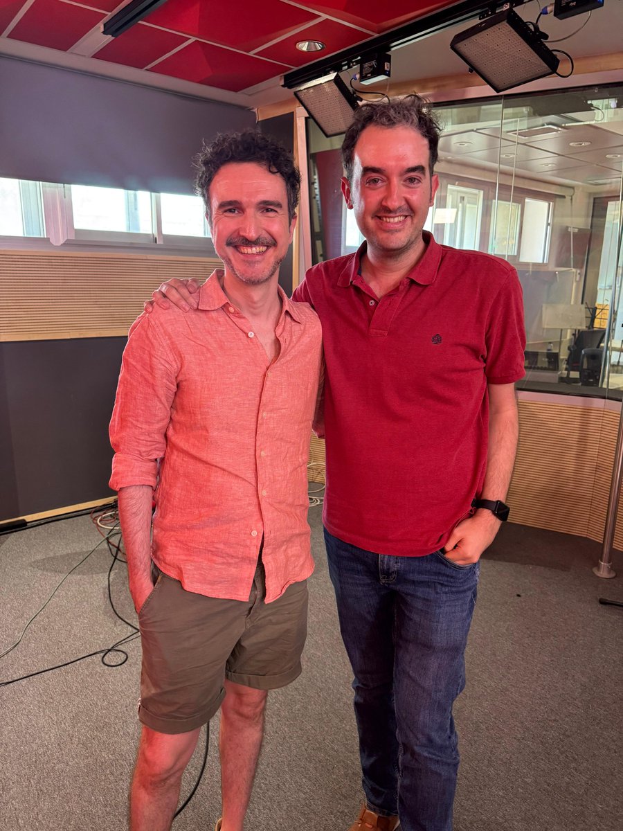 NEUDC_RNE's tweet image. 🎸¡Música para acabar!
Finalizamos nuestro programa de hoy con LA FONOTECA con nuestro @soydavidbueno
Nos hablará de grandes compositores y actuará en directo con dos temas
¡No te lo pierdas!
Escúchalo aquí👉RTVE.es/a/16678372/