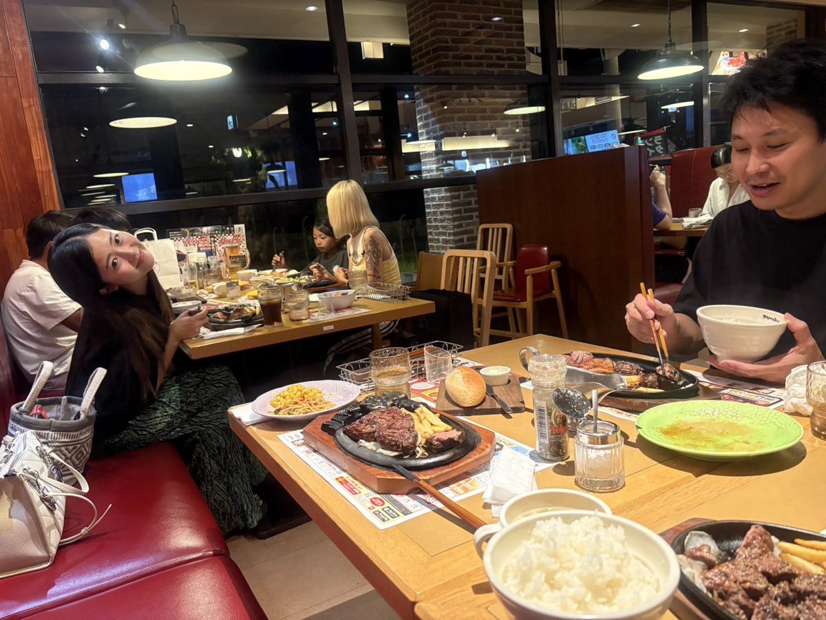 lien_1100's tweet image. SALE2日目もありがとうございました🙇♂️
明日月曜日はSALE最終日となりますが、14時〜20時営業ですので、遅い時間なら来れる方も是非遊びに来てください‼️
写真のハナペチャちゃん、黒くて可愛くて超オススメですよ🤭