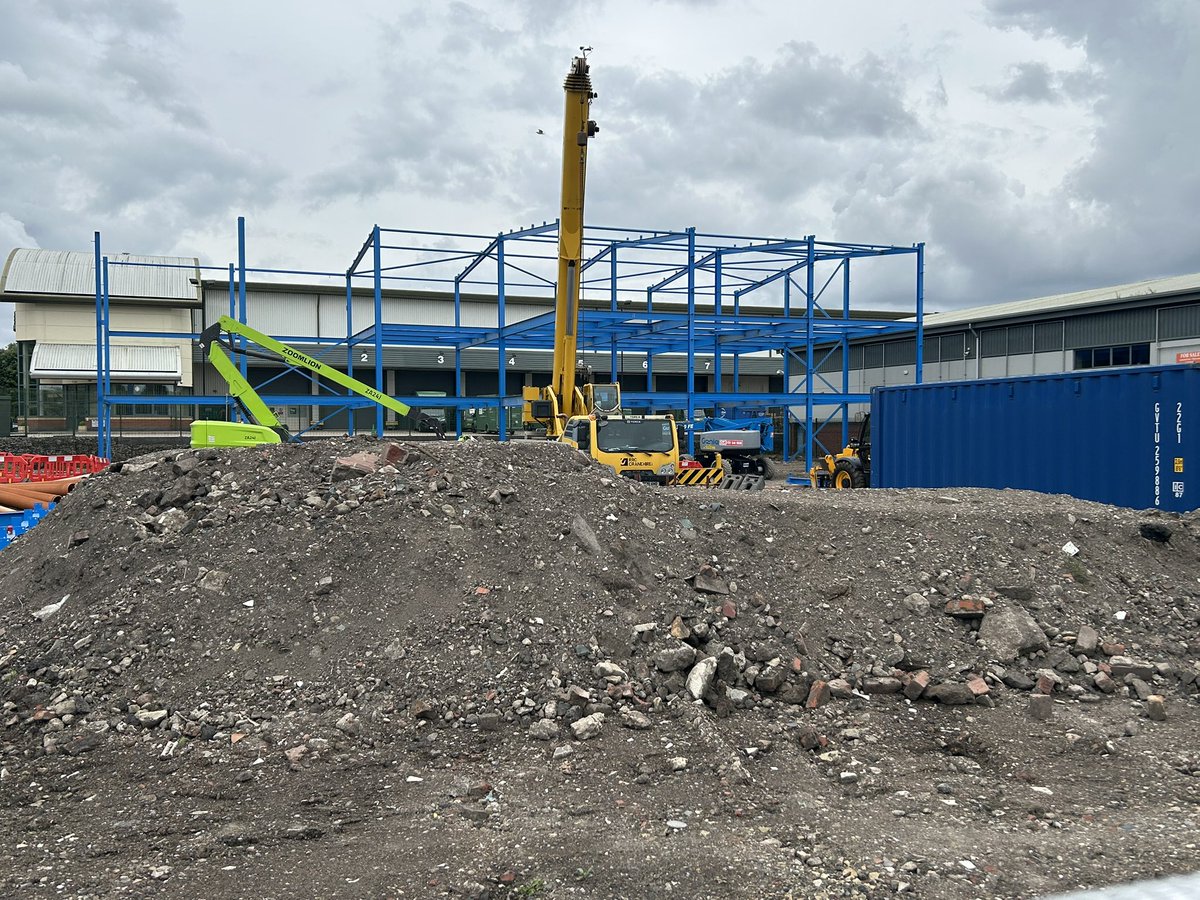 Weekend site visits, 2 new steel frame buildings. 👍🤓✏️

#architecture #new #build #investment #commercial #property 

🏠 🏡 🏭 🏣 🏬 🏢 🏥 🏦 🏡 🏠
