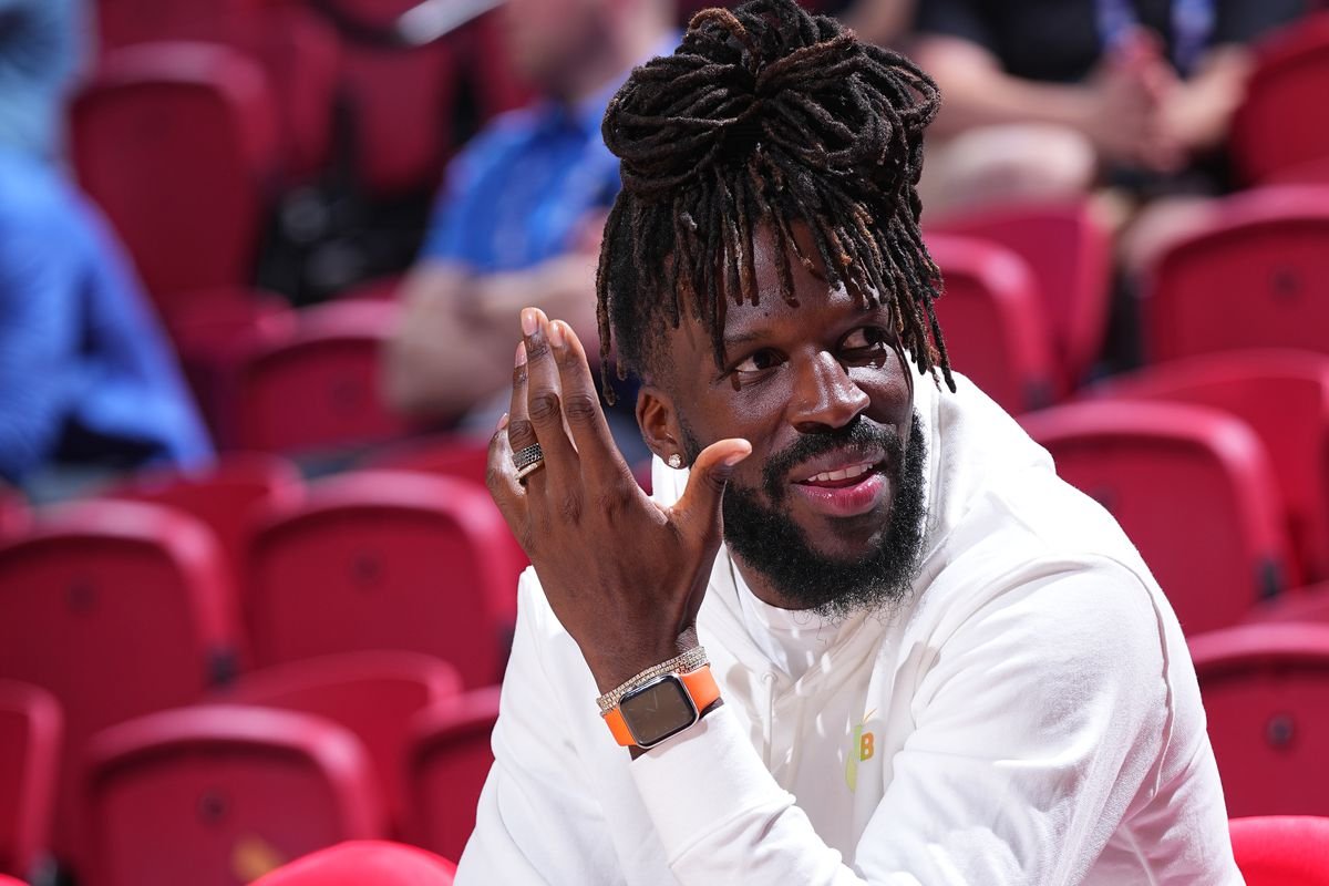 Across The Cavs (@acrosscavs) on Twitter photo Happy birthday to <a href="/DeMarreCarroll1/">DeMarre Carroll</a>! Good luck in PHX & thanks for everything in CLE last year!
#LetEmKnow Happy birthday to <a href="/DeMarreCarroll1/">DeMarre Carroll</a>! Good luck in PHX & thanks for everything in CLE last year!
#LetEmKnow