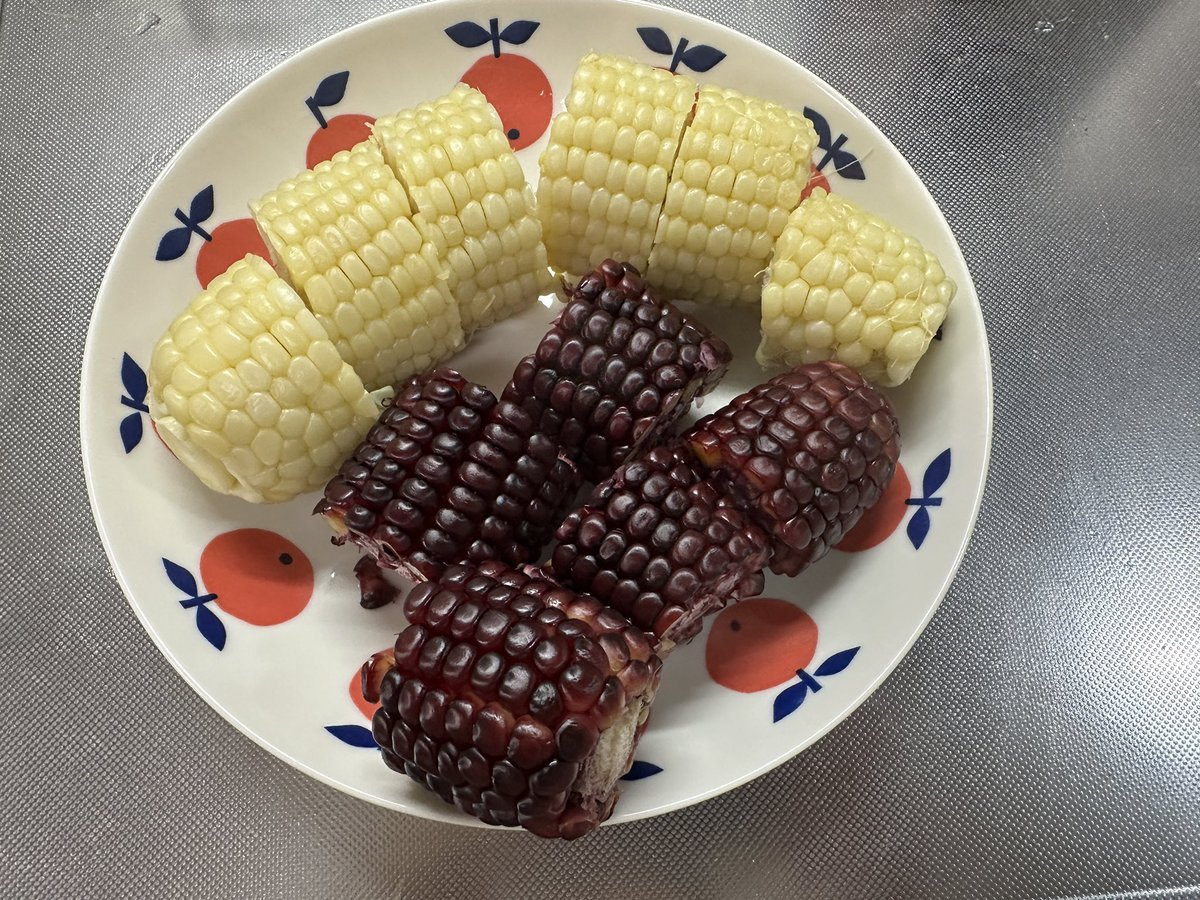 yamaF222's tweet image. 念願の大和ルージュを発見！
個体差なのかもしれないけど、スイートコーンというにはほんのり甘いくらい。
若干の糯感があって固めな感じで美味しかったです。
今度は地元のもちとうきびが食いたくなってきた…