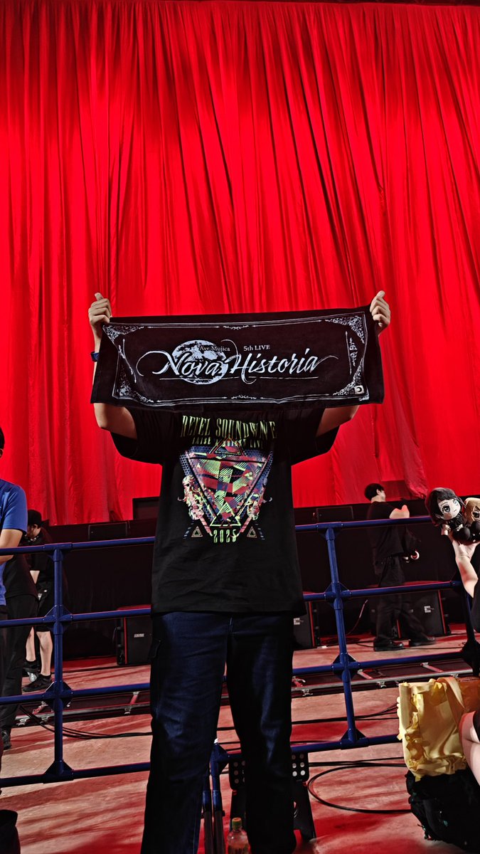 Xxenogenesis's tweet image. 殺してくれ!!その熱狂の歌声🎤と、灼熱の黒金ギター🎸で!
ムジカの炎でステージを焼き尽くし❤️🔥🔥、闇月の闇で世界を呑み込め!🌙⚙️
世界を征服するドロリス様による、最高の2日間だった!!!🤘🏻🤘🏻
#NovaHistoria_DAY2
#NovaHistoria
#AveMujica
#りこのトリコ