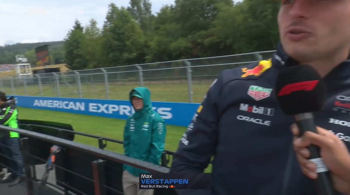 paddock_inside's tweet image. C'est quand même fou comment Stroll est toujours esseulé sur le camion de la parade ! #F1