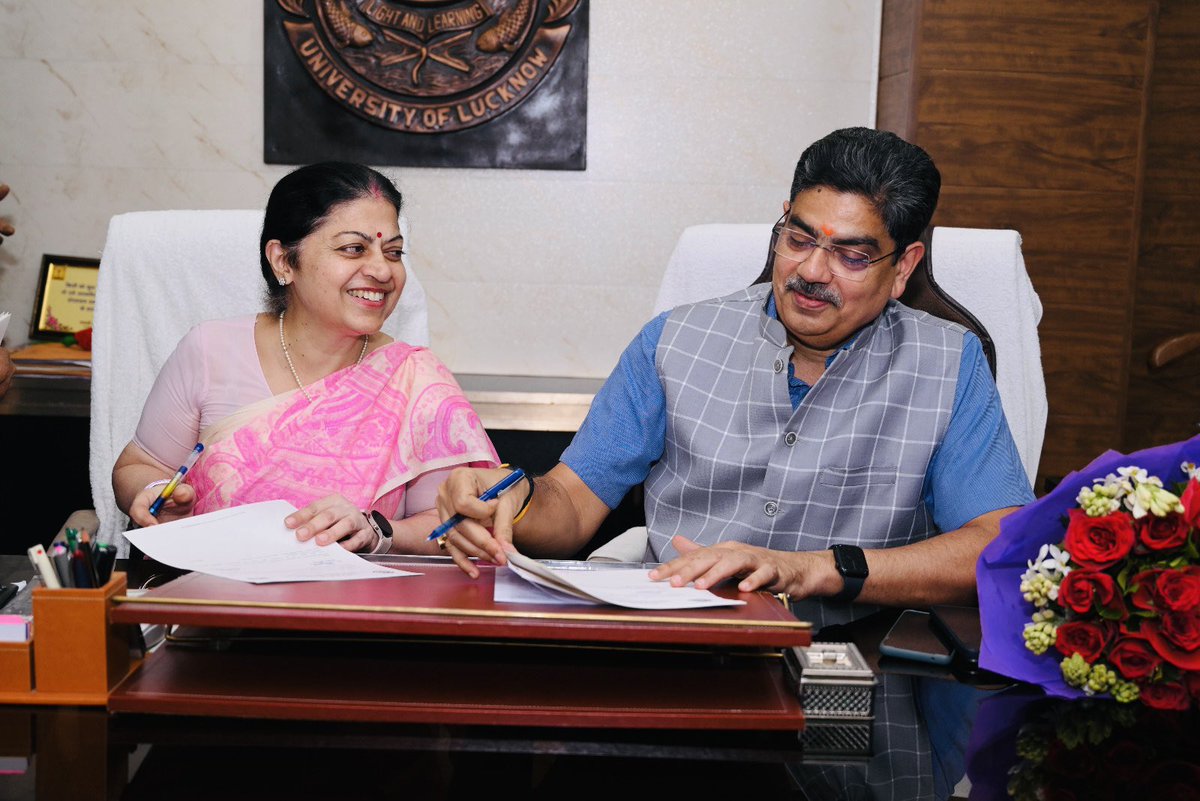 Professor Alok Kumar Rai (@profalokkumar) on Twitter photo Handed over the charge of Vice Chancellorship of <a href="/lkouniv/">University of Lucknow</a> today to Pro VC Prof. Manuka Khanna after serving University of Lucknow for 67 months.
Find time to watch My valedictory message.
youtu.be/Hd7sU5jmEH0?siтАж Handed over the charge of Vice Chancellorship of <a href="/lkouniv/">University of Lucknow</a> today to Pro VC Prof. Manuka Khanna after serving University of Lucknow for 67 months.
Find time to watch My valedictory message.
youtu.be/Hd7sU5jmEH0?siтАж
