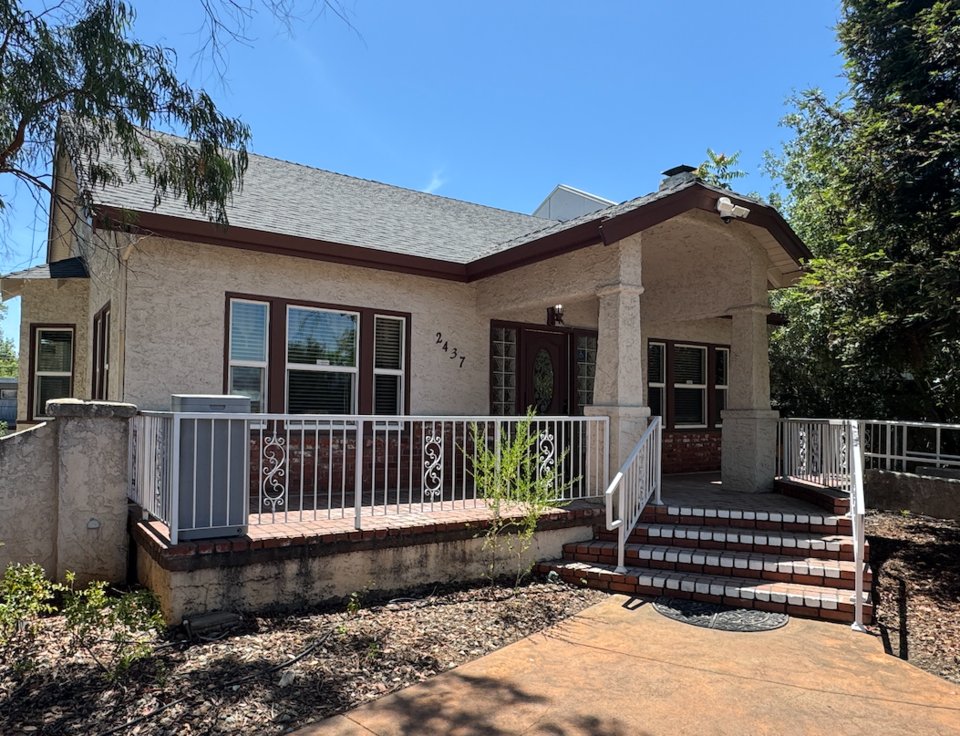 theBrokerList's tweet image. Office or Aesthetics space available in West Redding #Redding #California #CRE #Office #MultiTenantOffice thebrokerlist.com/properties/off…