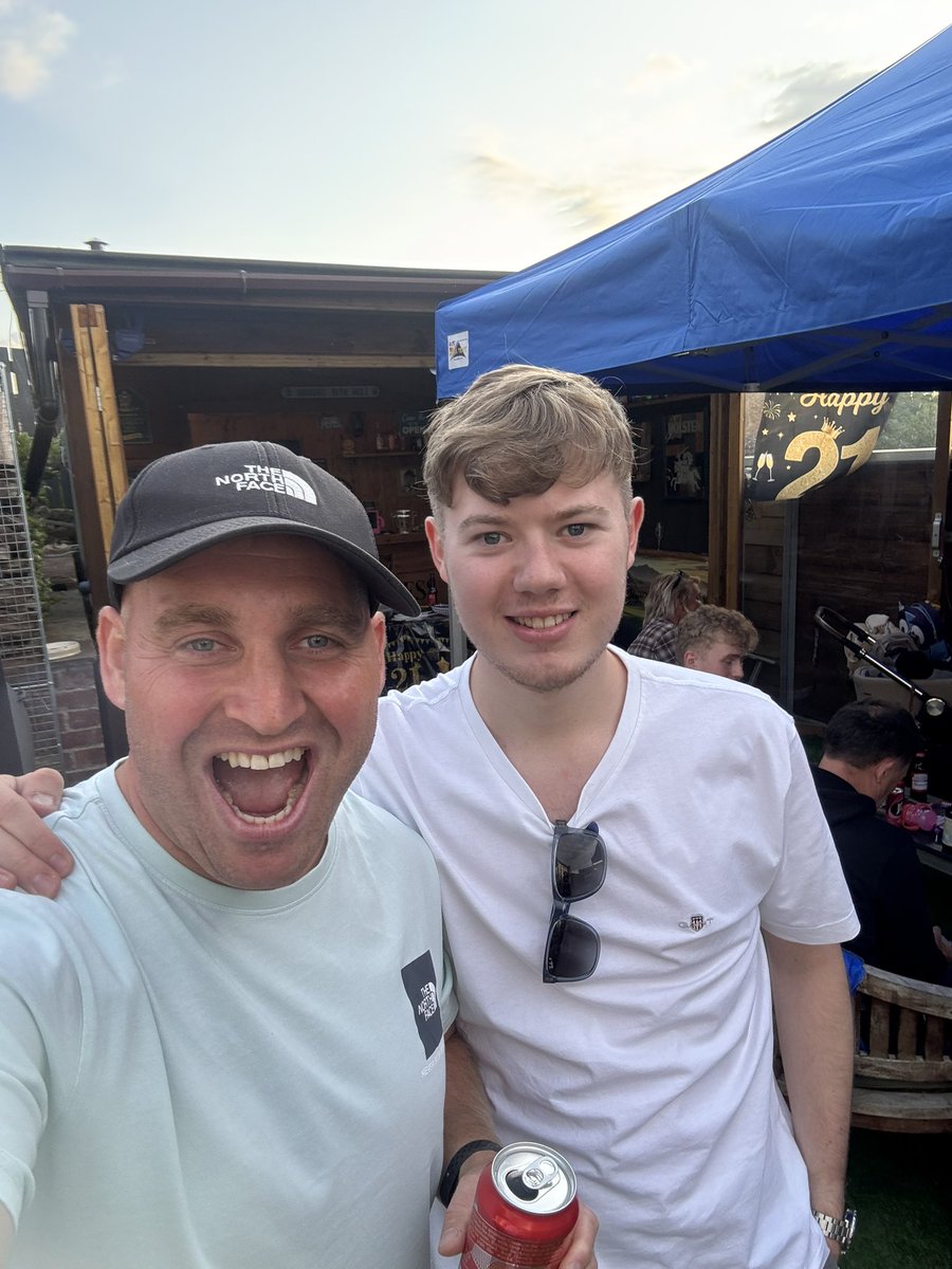 fplStoopTiger's tweet image. Great day yesterday 🎉🥳🍺