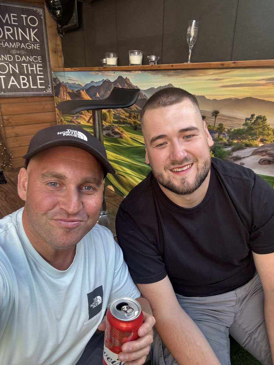 fplStoopTiger's tweet image. Great day yesterday 🎉🥳🍺