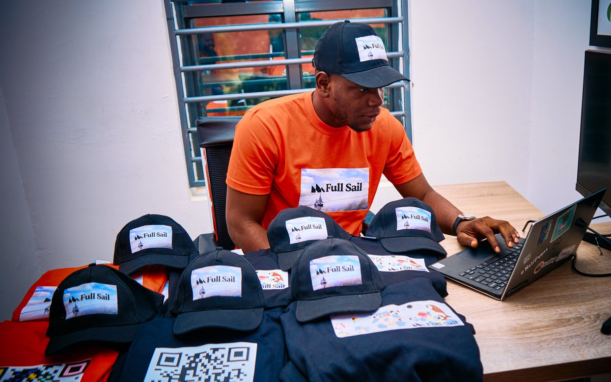 AnayoPhd's tweet image. Big thanks to @fullsailfi for supporting the Kaduna Buildathon with some beautiful merch.

It is great to see projects standing with African builders in truly meaningful ways.