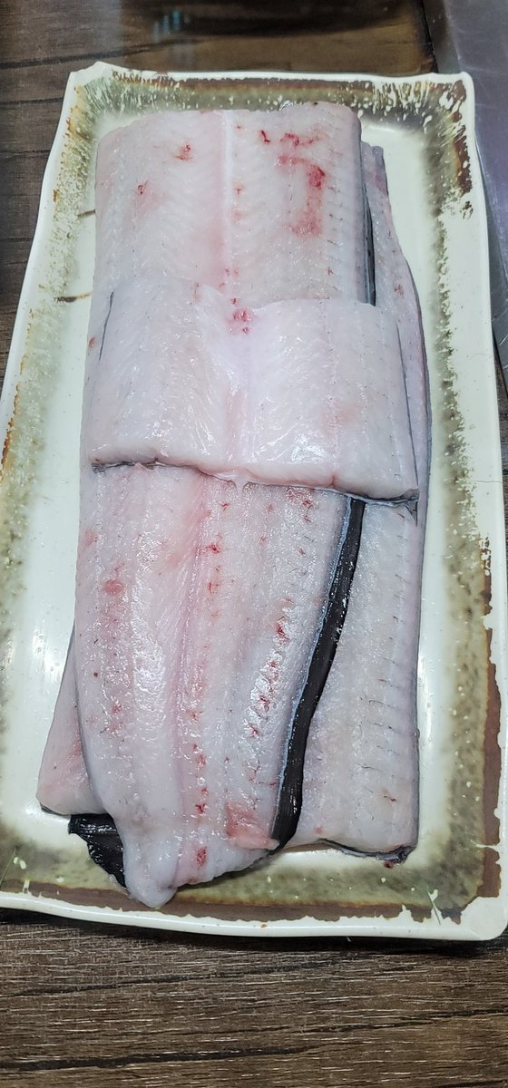 YeonWu_01's tweet image. 복분자 2병 소주 2병 마셧더요
장어 열심히 구웟더요