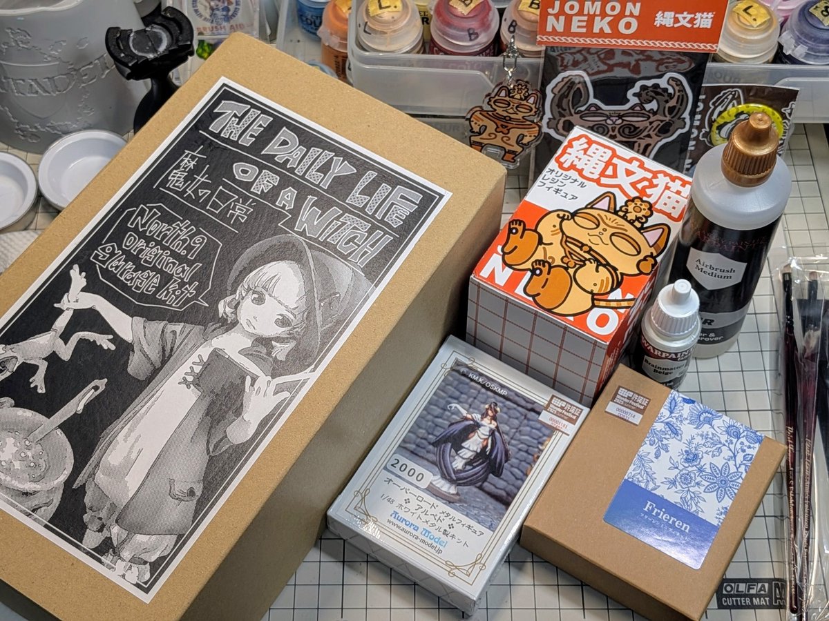Tt_Ee_Nn's tweet image. 今WFはほぼ9割くらいはしろつめ工房ブース内にいたので控えめではありますが気になっていた物を👍
そして、完全な手伝い要員としての参加だったにも関わらず、本当に沢山の方から自分の分まで差し入れを下さった事、皆さんに感謝してもしきれないです🙇♂️このお礼はいつかお返しいたします、ぱすさんが!