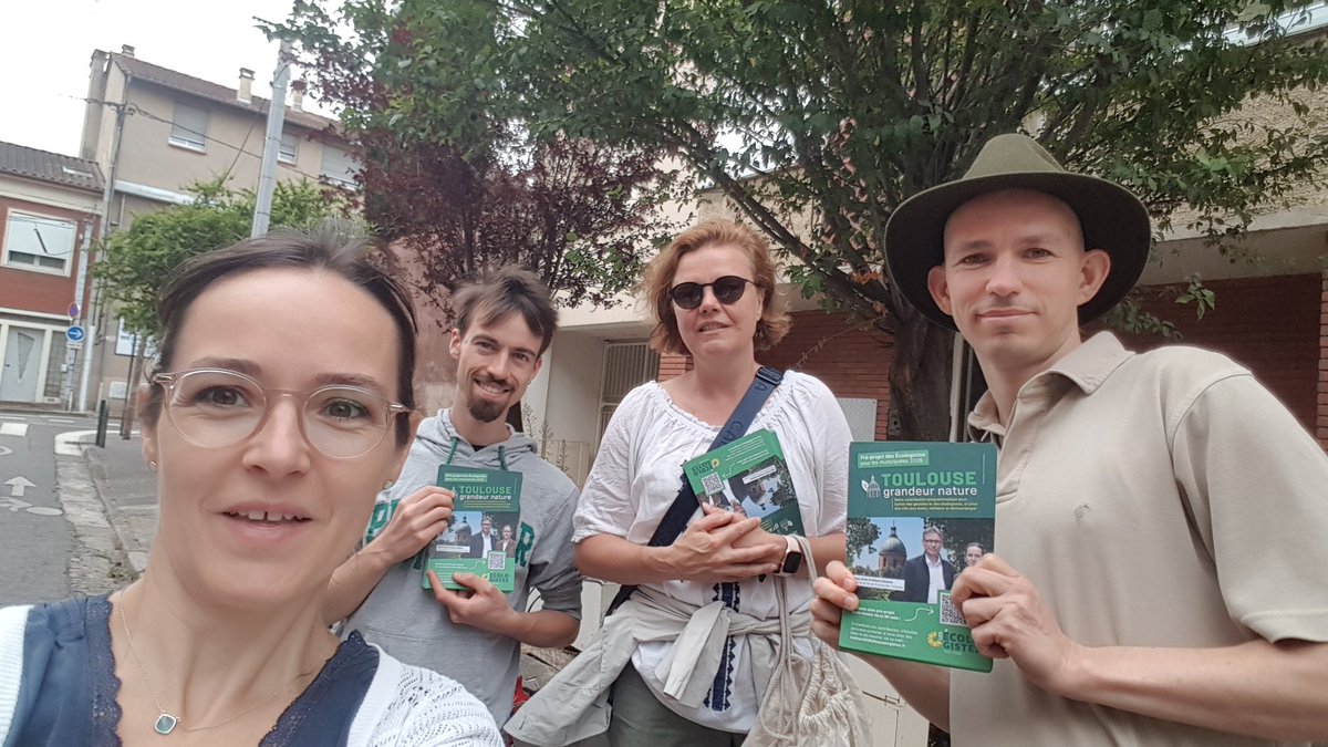 HeleneCabanes's tweet image. Boîtage de notre pré-projet écologiste & social: "Toulouse grandeur nature" dans le quartier St-Agne à #Toulouse, ce matin.
N'hésitez pas à nous proposer vos idées à l'adresse: toulouse2026@lesecologistes.fr
🌳🌻🐝🐶🙋♀️🙋♂️🌳