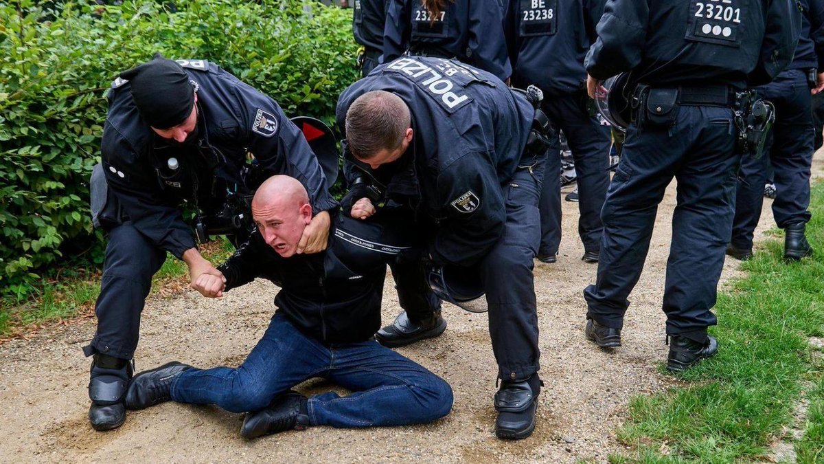 morgenpost's tweet image. Rechtsextreme Jugend: Experte sieht Neonazi-Gruppe in der Krise morgenpost.de/berlin/article…
