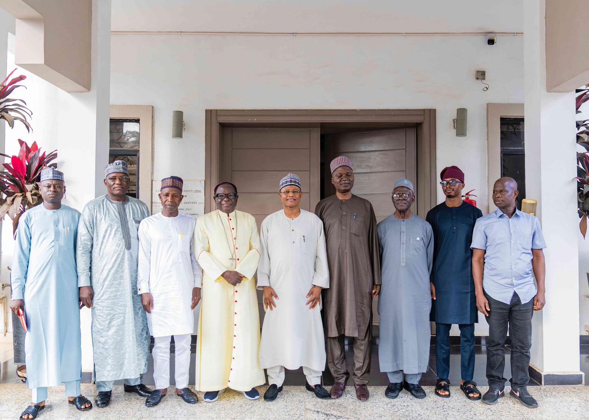 yunusxonline's tweet image. In line with Governor Uba Sani administration’s commitment to ensuring the smooth take-off of the Federal University of Applied Sciences, Kachia this September, the Governor presented official vehicles to the Pro-Chancellor and Vice Chancellor, as well as a bus for students and…