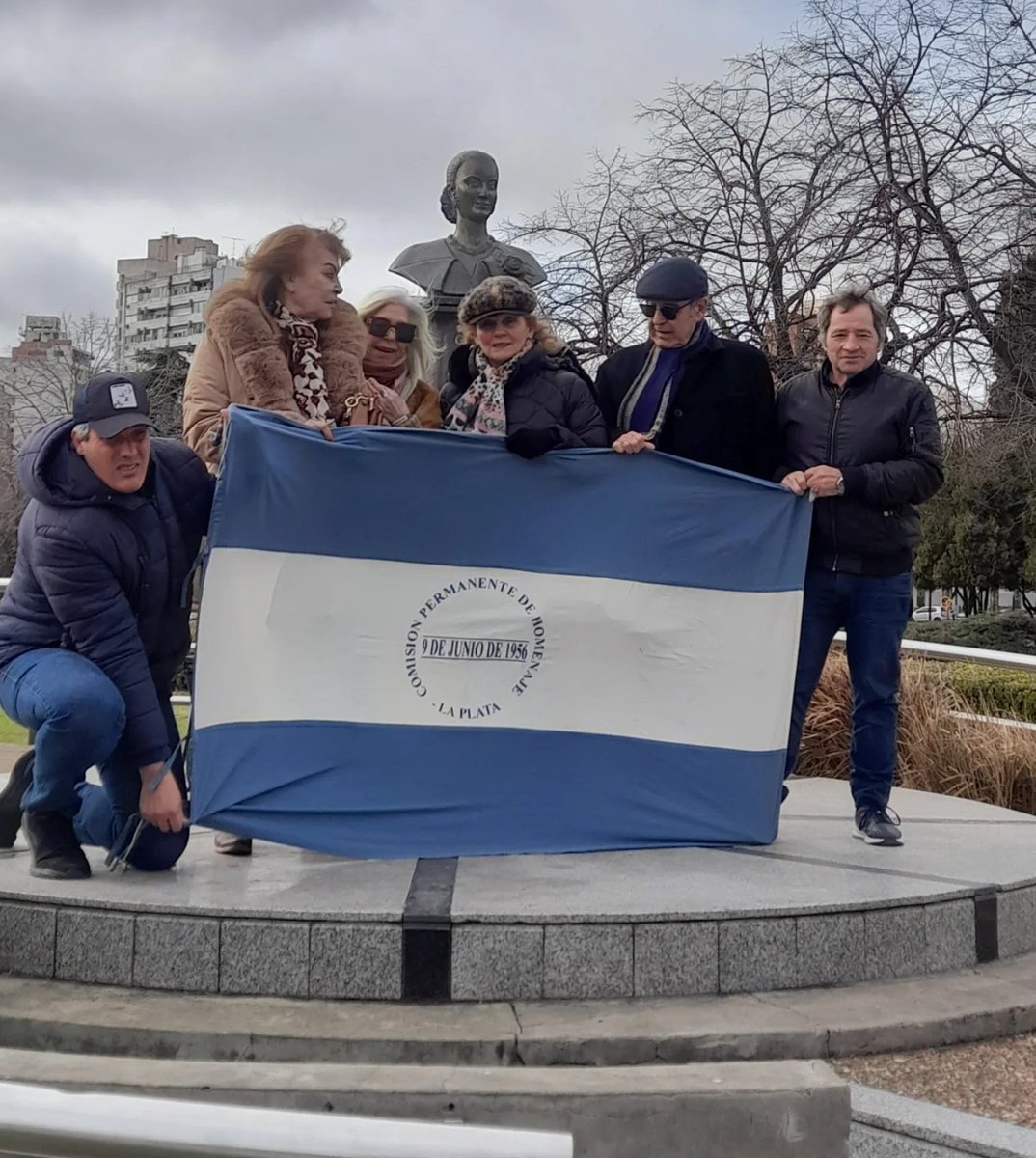 26 DE JULIO 1952 | 2025 A 73 AÑOS DEL PASO A LA INMORTALIDAD DE EVA PERÓN NUESTRA JEFA ESPIRITUAL 

ACTO DE LA COMISIÓN DE HOMENAJE 1956 PRESIDENTE RAÚL CACHITO CASTRO

 #presentes gracias por la invitación.
