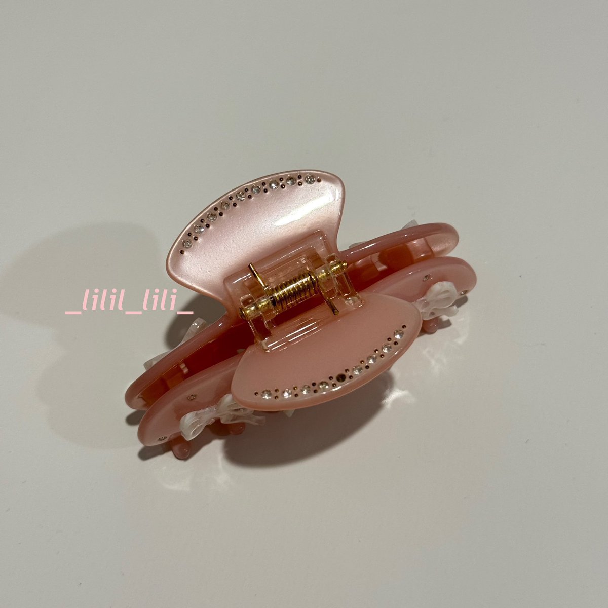 __lilil__lili__'s tweet photo. 🩰Emi jay รุ่น sweetheart clip in pink pixie
*โบว์หัก เพชรหลุด1เม็ด ไม่มีผลต่อการใช้งาน
🤎ขาย: 950฿ (รวมส่ง)
#emijaythailand #emijay #emijaythailandพร้อมส่ง #emijay #ส่งต่อemijay #emijayth https://t.co/IWWktJLws7