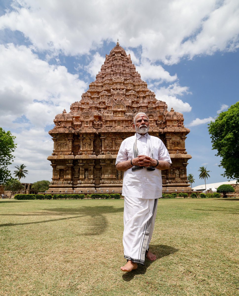 iAnkurSingh's tweet image. PM Modi at the Brihadisvara Temple, Gangaikonda Cholapuram 🚩
Modi ji always promotes India’s enduring spiritual leadership and rich cultural heritage.