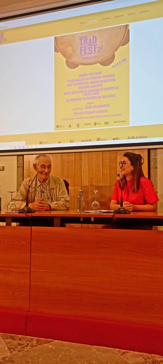 Foi unha fermosa conversa a que mantiveron Alba Cid <a href="/al_ou_swanehals/">Alba Cid</a> e Antón Santamarina no <a href="/MuseodoPobo/">Museo do Pobo Galego</a>