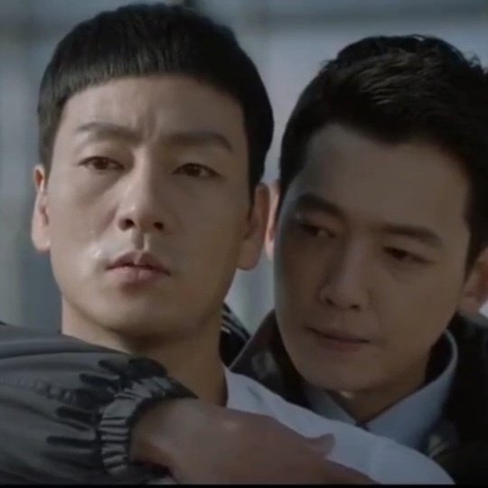 LucidBlanket's tweet image. Collecting park haesoo being at the scene of the crime