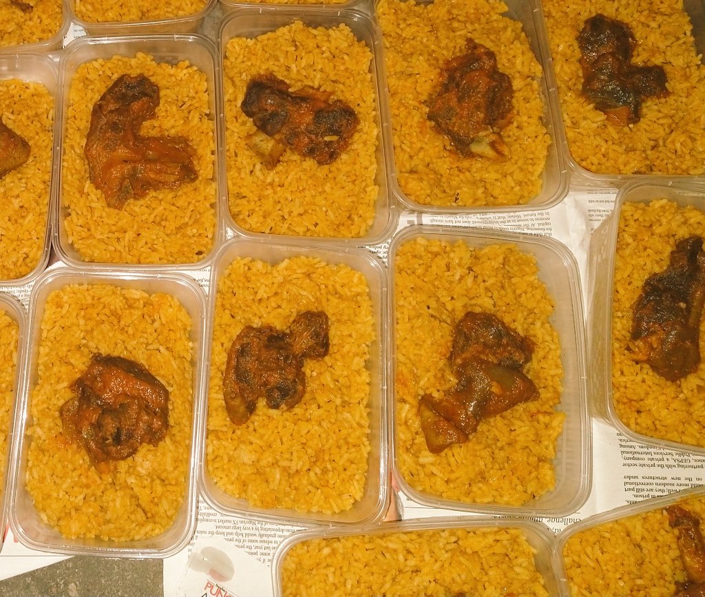 Don’t mind the picture quality,the real beauty is in the taste!

With just ₦150,000, you can sponsor 50 packs of our delicious jollof rice with chicken or beef  shared with love to people on the street or even here on X.

Let’s feed a crowd today. Kindly patronize us 🙏