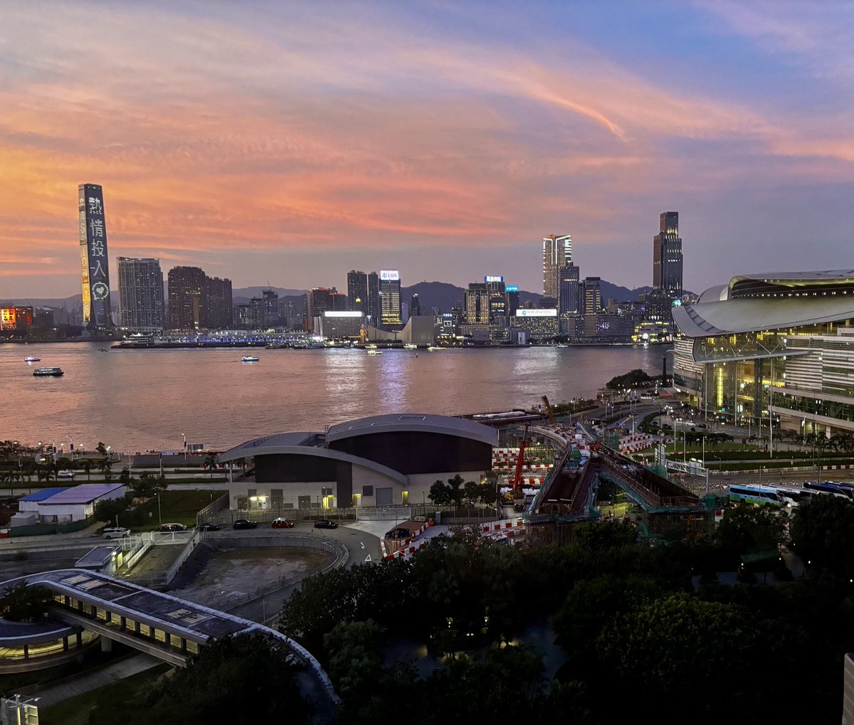 Love a good golden hour in HK