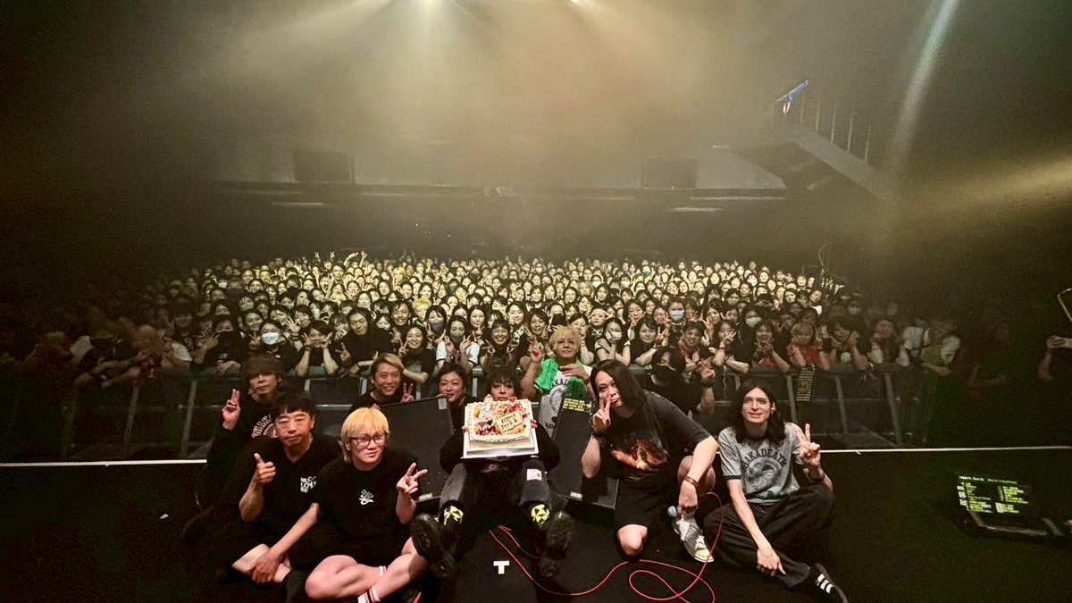 muccofficial's tweet image. MUCCメンバー完全プロデュース生誕公演 2025
【釈迦です。】Day2 暴
ミヤ誕生日後夜祭！真夏の「暴」ライヴ🔥
地元茨城にて最高のミヤ生誕公演でした🎉

本日の集合写真はステージスタッフの皆様も一緒に📸
2日間ありがとうございました！

SPECIAL THANKS：PatisserieIkuru （patisserie-ikuru.com…