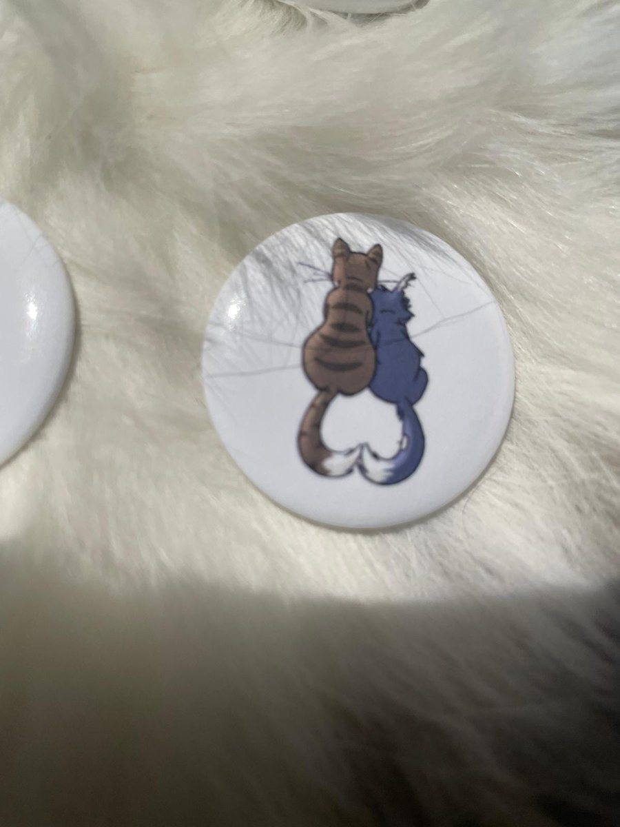 valhallacats's tweet image. “Oh! What a cool fabric!”
The fabric