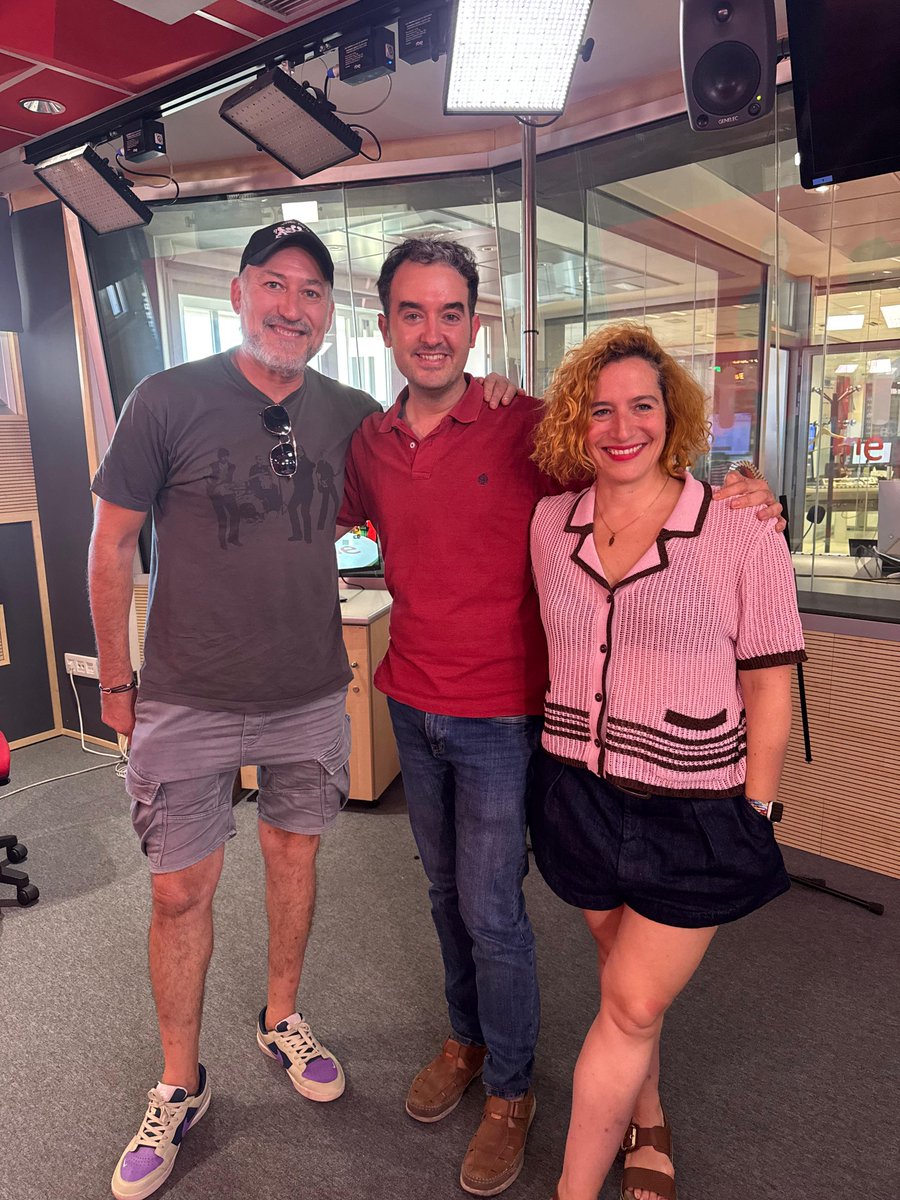 NEUDC_RNE's tweet image. 🎭Iniciamos nuestras sección "Teatro en seis Actos" con @silvialadepe
Hoy, viene acompañada del actor Daniel Albaladejo, juntos nos hablarán de Lope de Vega y del Perro del Hortelano
Disfrútala aquí👉RTVE.es/a/16678371/