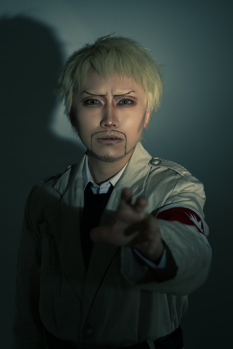 akmn_gmj08's tweet image. 【 Cos │ 進撃の巨人 】

　　　　　　もう、届かない

ライナー・ブラウン*紅峰アキラ
photo*瀬乃さん
#峰_cos
