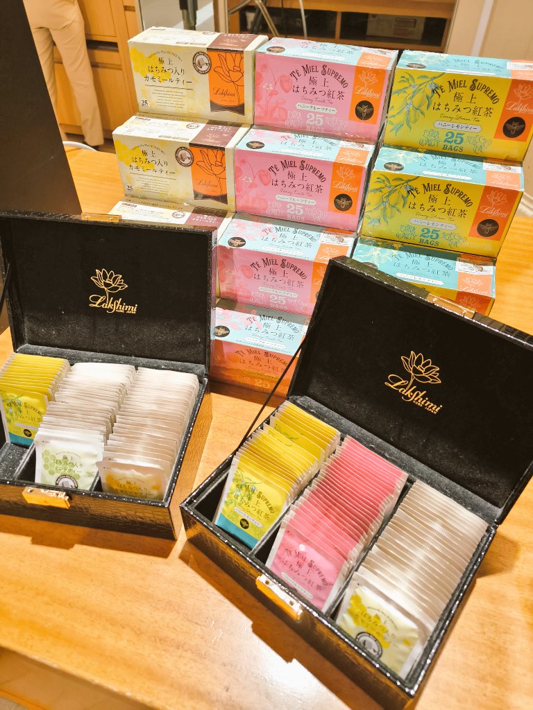 TORAJIRO2323's tweet image. お紅茶飲み放題デスゥゥゥゥ🐹
極上はちみつ紅茶🐝☕️すごく美味しい✨
1個100円のおこーきゅーなので腹タプになるまで飲んでおこう😇 💦